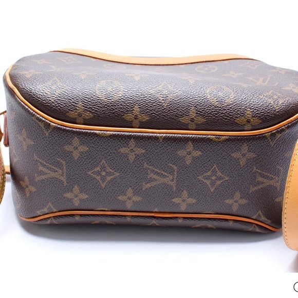 Louis Vuitton Blois crossbody handbag - Picture 4 of 15